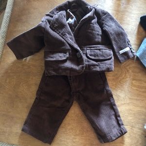 Infant Boys two piece suit. Perfect for family photos